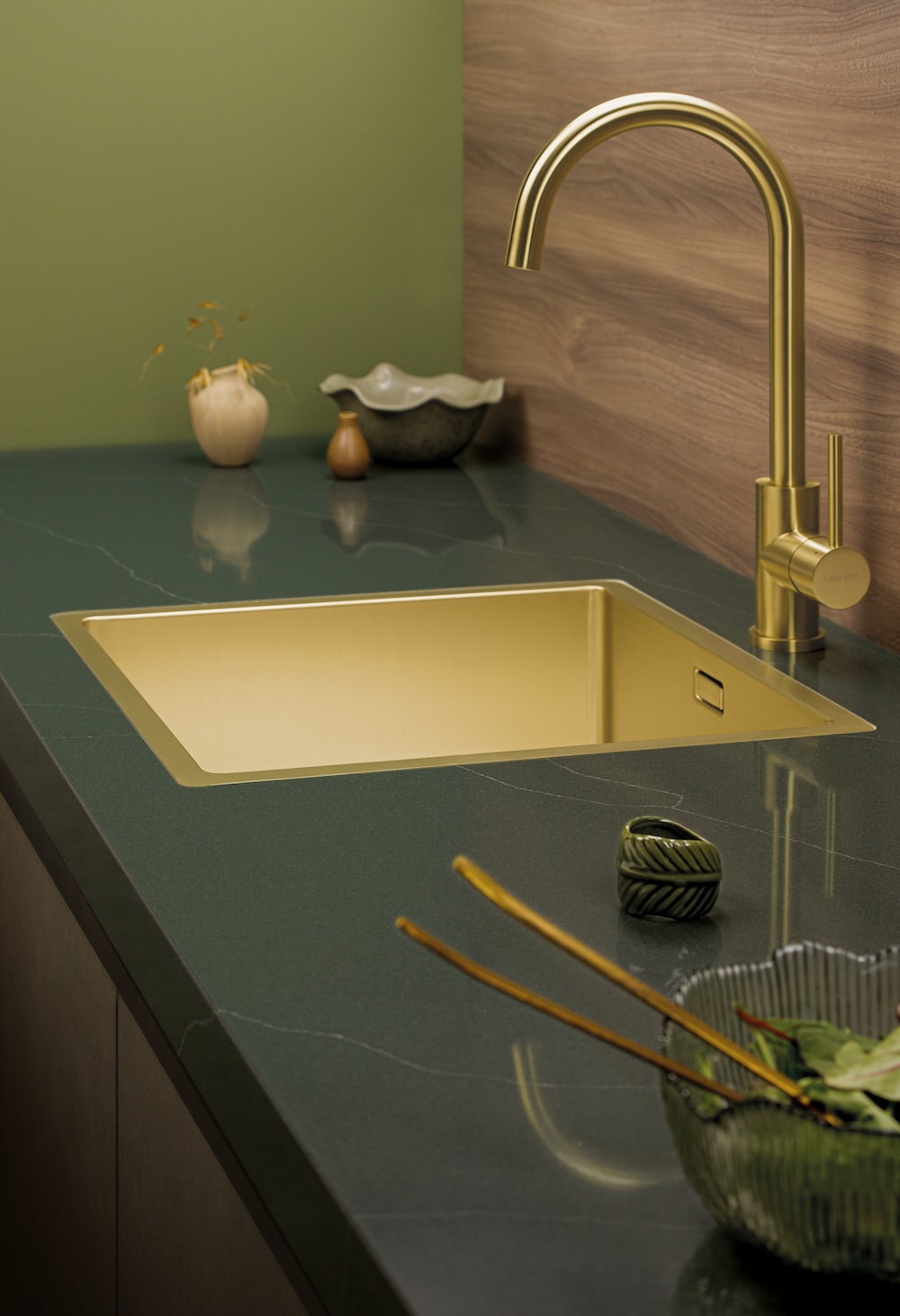 Foto Van industrieel restmateriaal naar luxe keukenblad FotoVan industrieel restmateriaal naar luxe keukenblad